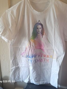 Katy Perry Prismatic Tour Graphic Tee Size Small